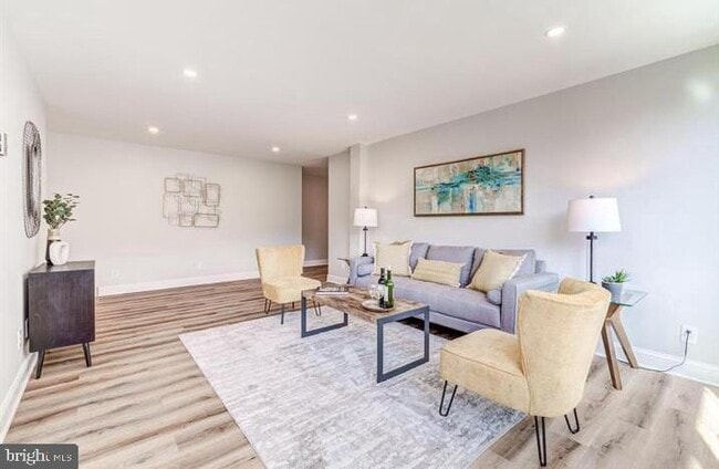 Photo - 600 Roosevelt Blvd Unit 312