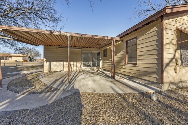 Photo - 1402 Chico Ct