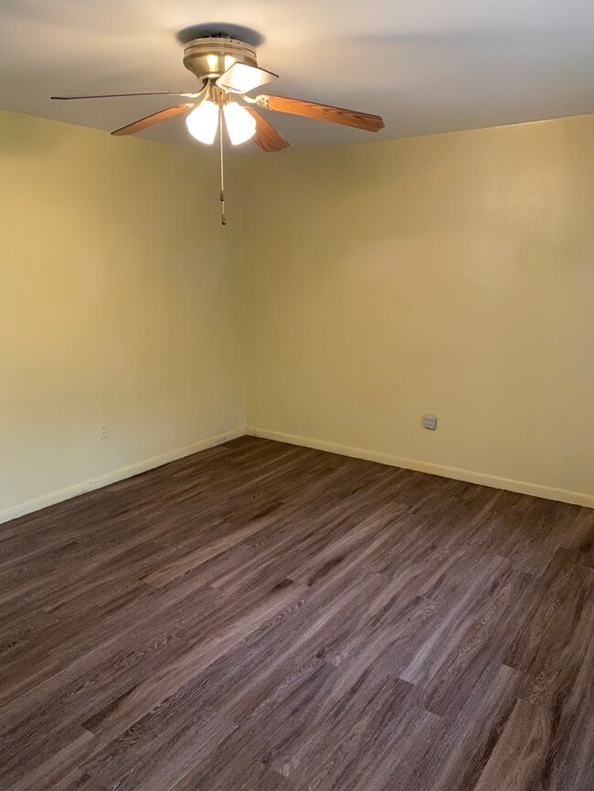 Photo - 2410 Martha Cir