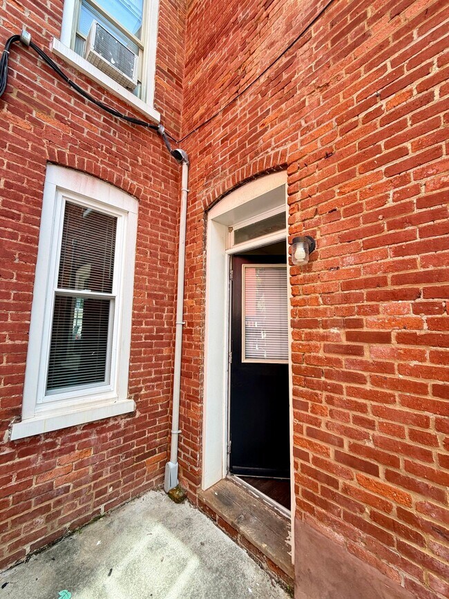 324 S Christian St Unit 1