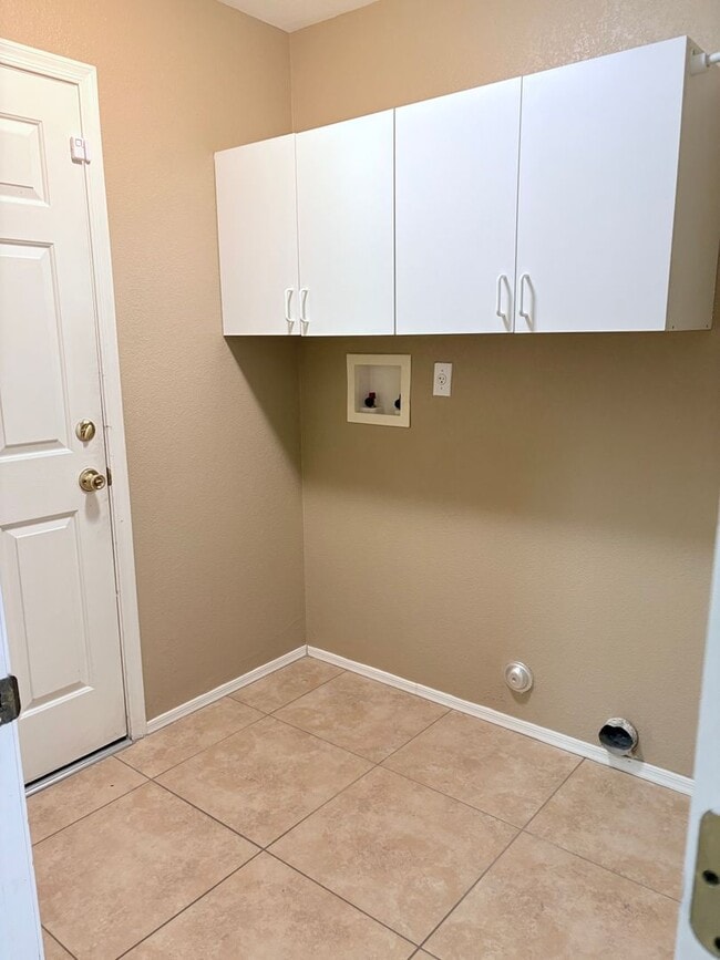 Photo - 3 bed/2 bath w/ large backyard in Rita Ranch area