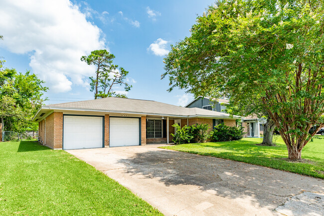 Photo - 303 Ligustrum St Casa