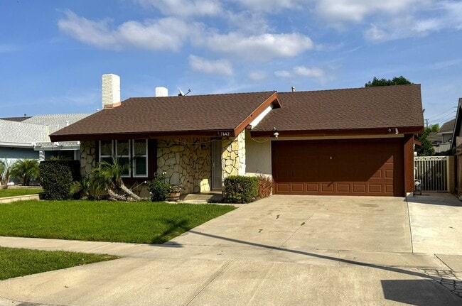 Building Photo - Single Family and Single Story Beautiful H...