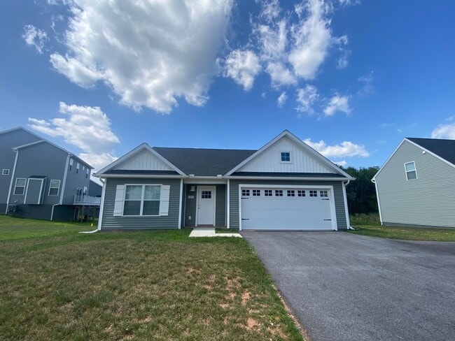 Building Photo - Beautiful 3 Bedroom, 2 Bath Home in Abbottstown, Pa!!