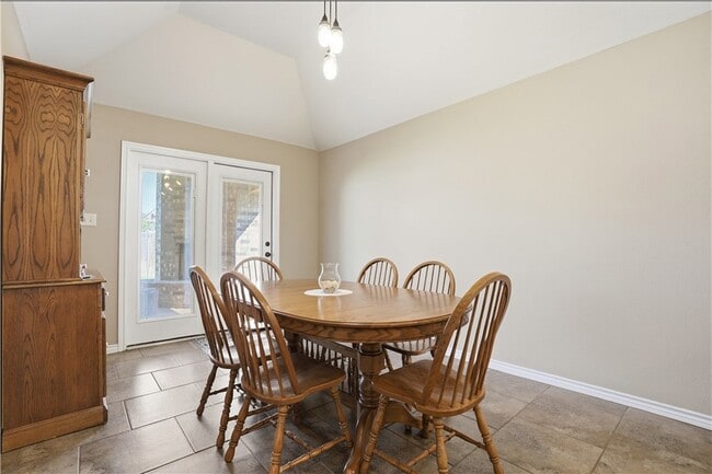 Photo - 2524 Warkworth Ln