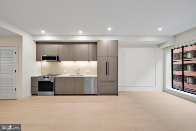 Photo - 2121 Ward Pl NW Unit 403