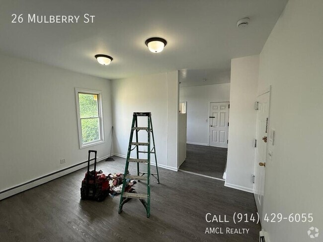Building Photo - 26 Mulberry St Rental