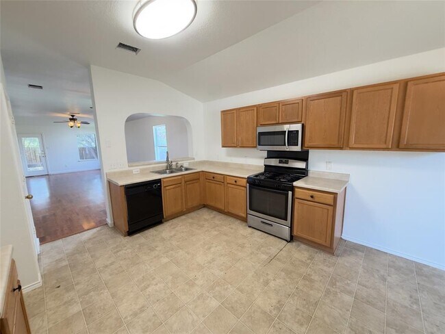 Photo - 339 Oxford Dr