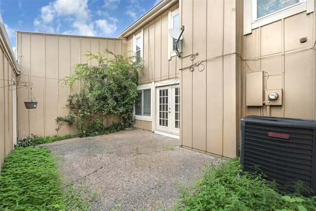 Building Photo - 11614 Village Pl Dr Unit 337 Rental