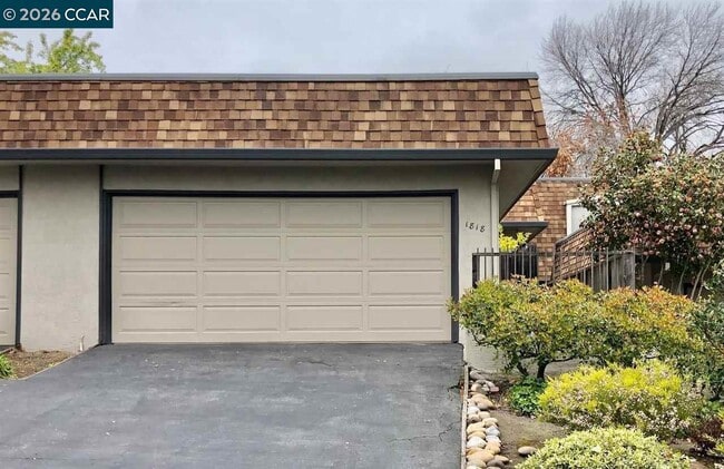 Building Photo - 1818 Holland Dr