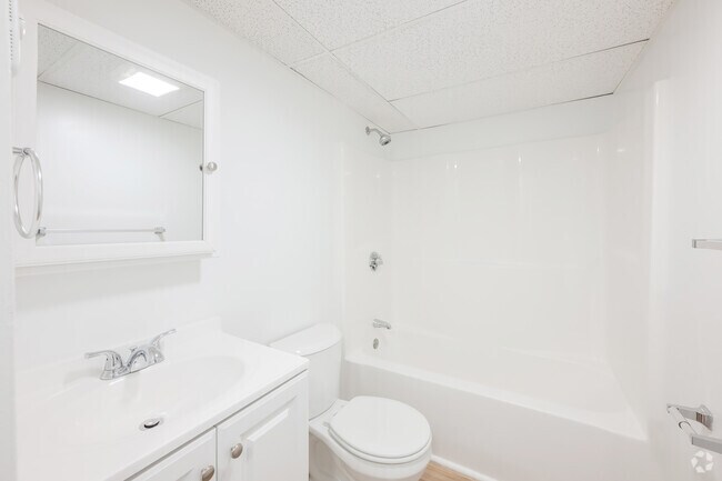 2 BR, 1 BA , 1st Floor