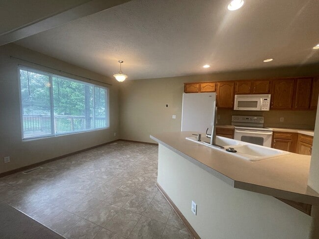 Photo - Home For Rent Papillion