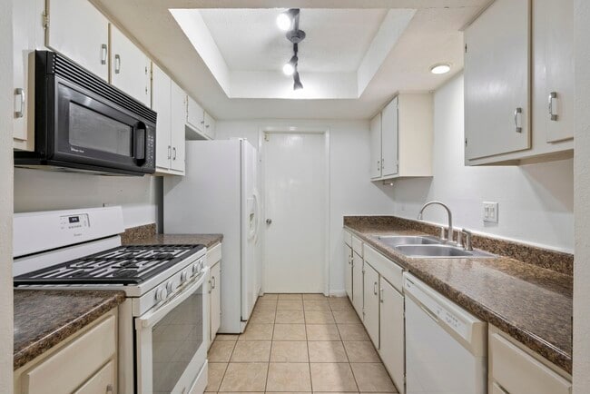 Photo - 22727 Smokey Hill Dr