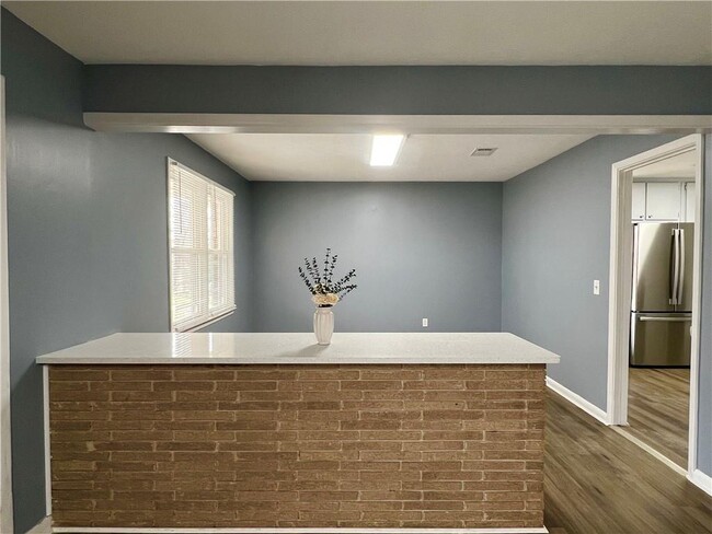 Photo - 1112 Mealor Rd