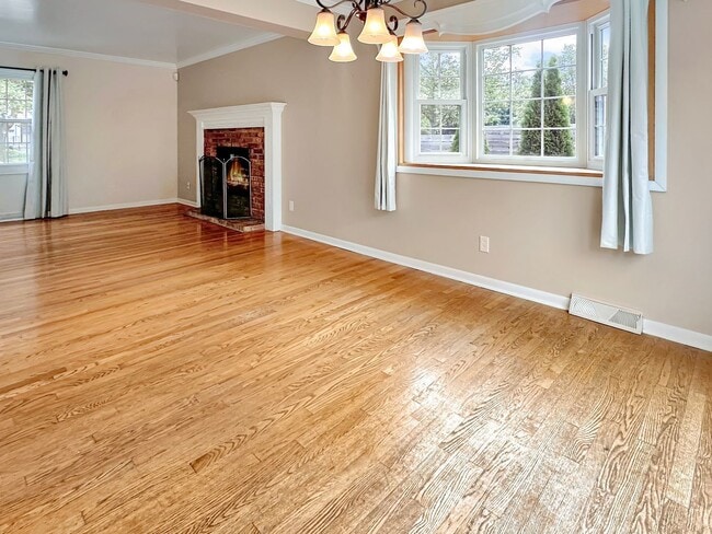 Photo - 2236 Elmwood Dr SE