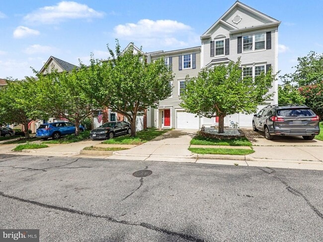 Building Photo - 11527 Bertram St