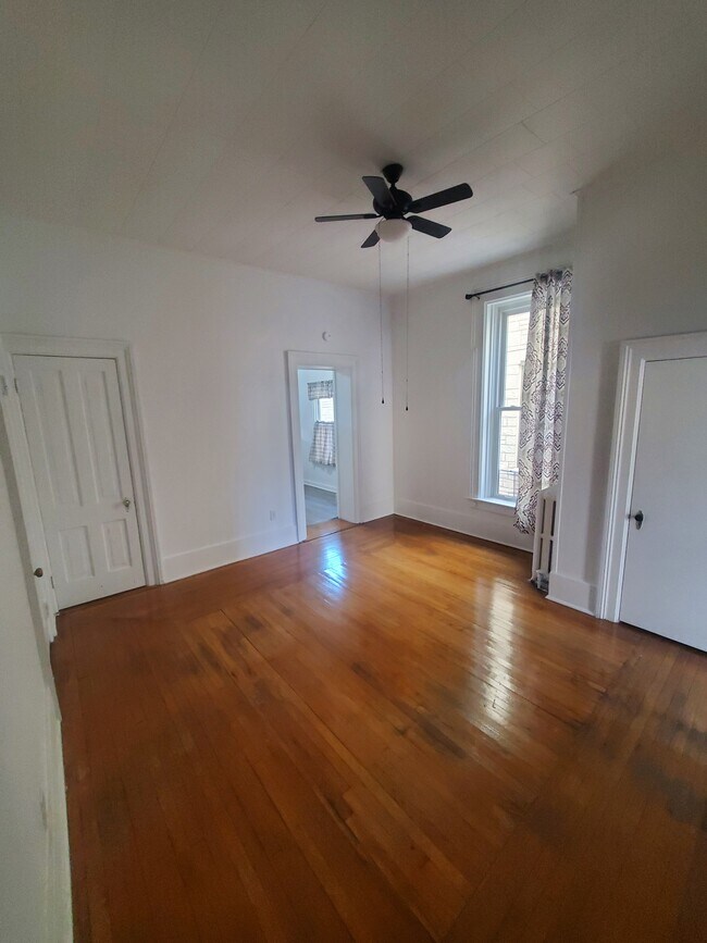 Photo - 1338 Main St Unit 2
