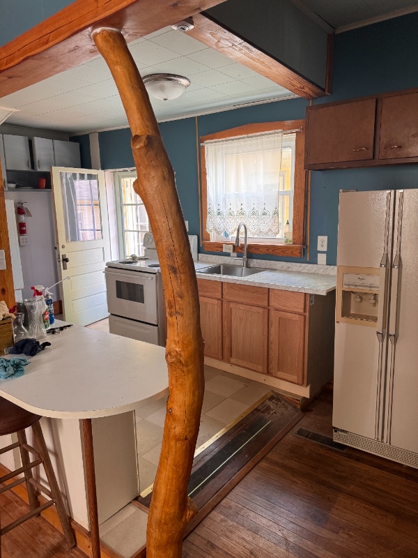 Building Photo - 107 W Hempstead Ave Rental