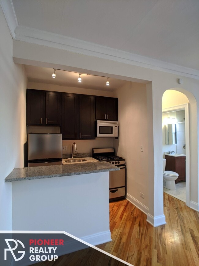 Photo - 4616 N Paulina St Apartments Unit 411