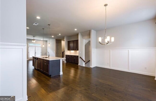 Photo - 3312 Sangster Way