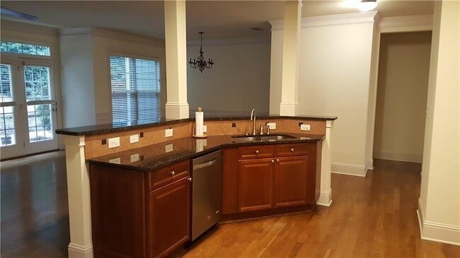 Photo - 5120 Meridian Ln