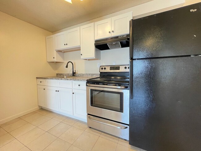 Building Photo - 173 Loudon Rd Unit Apt 404