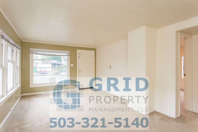 Photo - Spacious Two Bedroom Home with Backyard - N Portland!