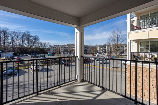 2 BR, 2 BA - 1,119SF
