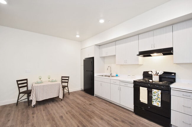 Photo - Village At Burlingame