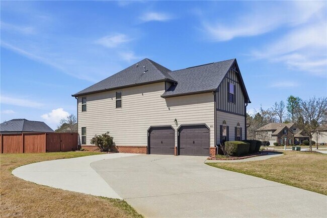 Photo - 523 Besra Dr