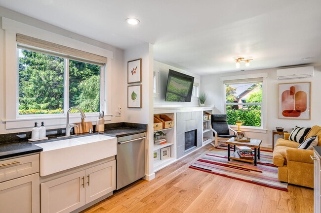 Building Photo - 8515 29th Ave NW Unit ID1035882P