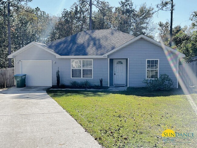 Lovely 3 bedroom home in Crestview! - Lovely 3 bedroom home in Crestview!