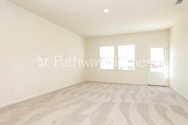 Photo - 209 Wild Daisy Wy