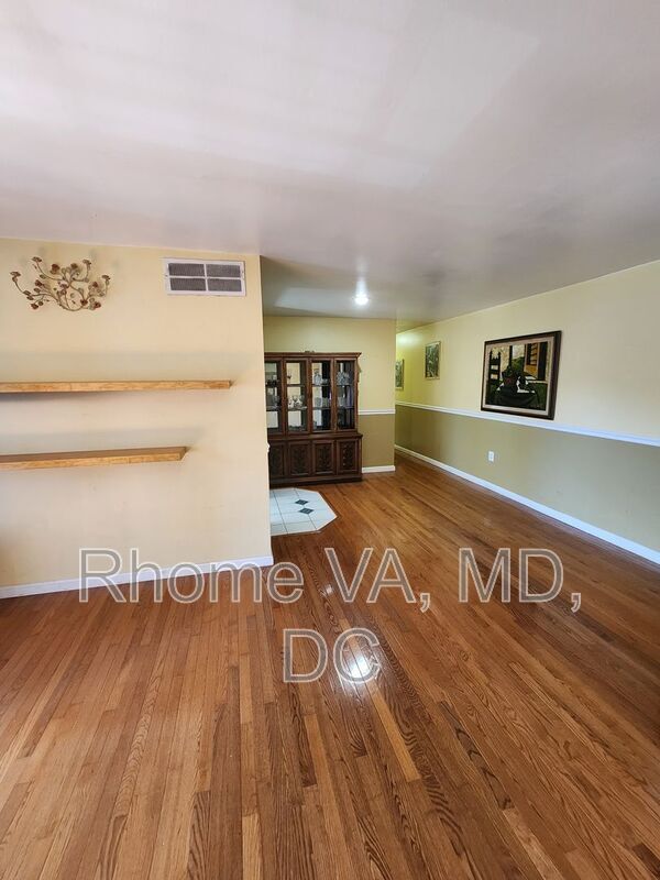 9473 Fairfax Blvd Unit 301