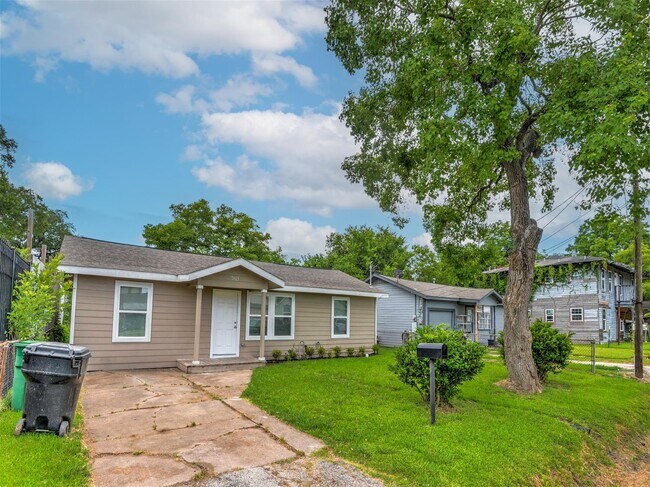 Photo - 7815 Jester St