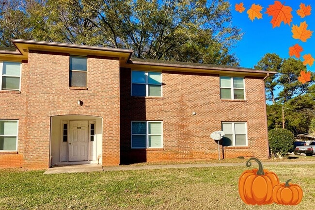 Building Photo - Welcome to this charming home located in S...