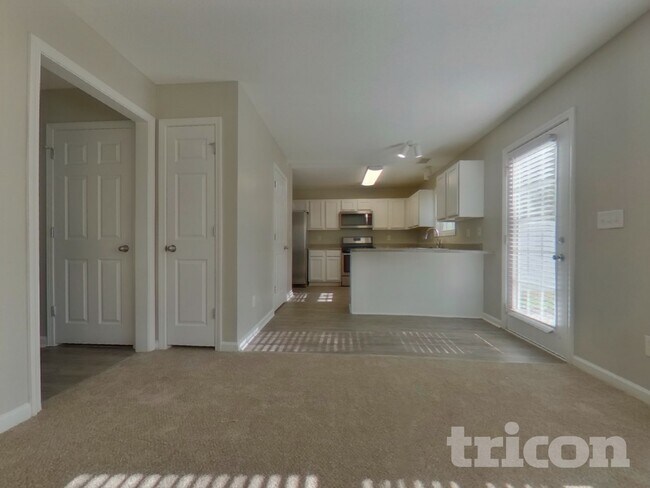 Photo - 341 Rosemont Ct