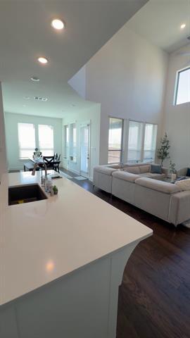 Photo - 2105 Halkin Rd