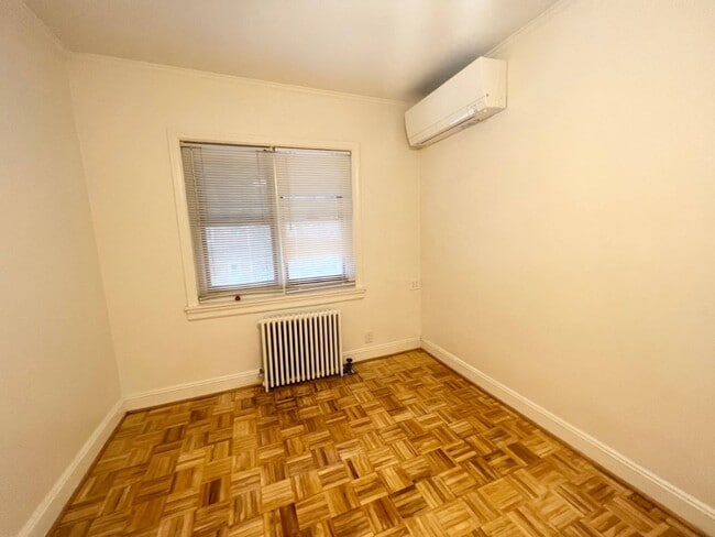 Photo - 2137 Gerritsen Ave
