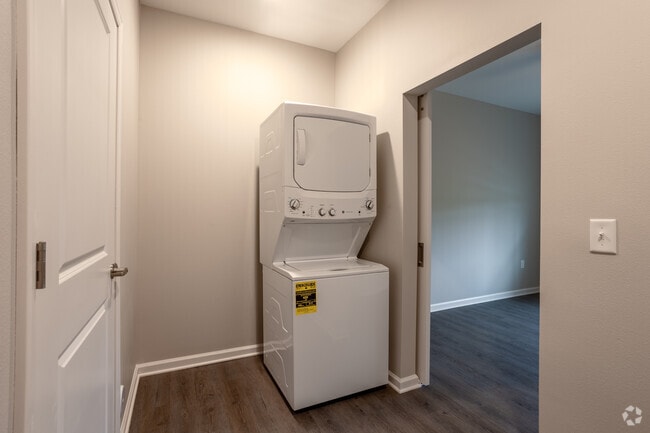 1BR, 1BA - 600SF - In-Unit Laundry