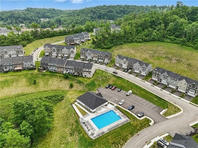 Photo - 484 Greenwood Dr