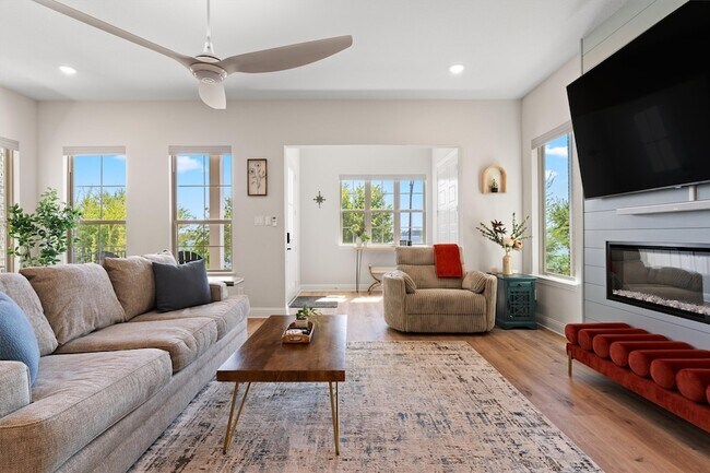 Photo - 7309 Sunset Blvd