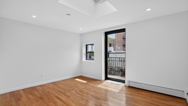 Photo - 1111 Sheepshead Bay Rd Unidad 2F