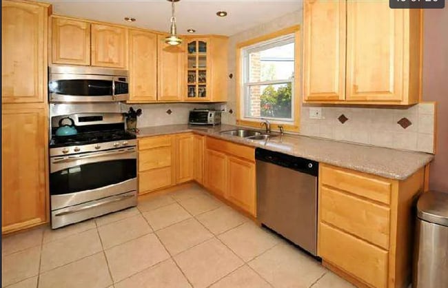 Photo - 803 Rhawn St