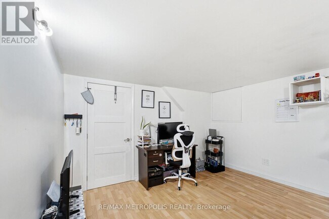 Photo - 312 Palmerston Ave