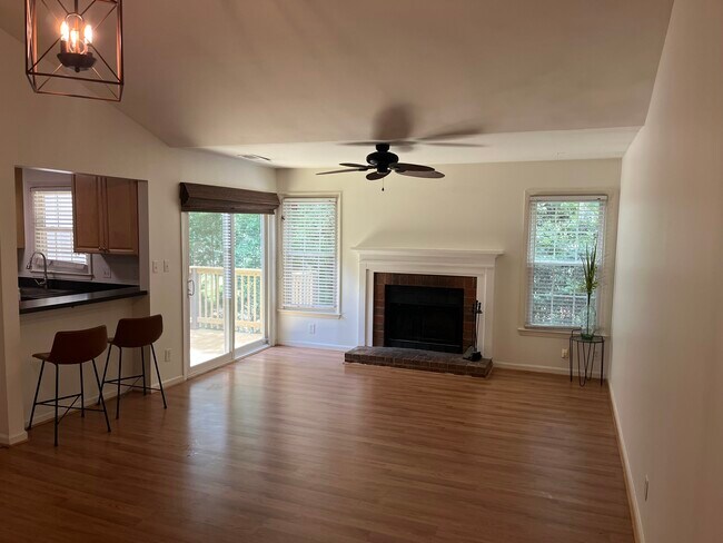 Photo - 3222 Selwyn Farms Ln Unidad Hunters Run Condo