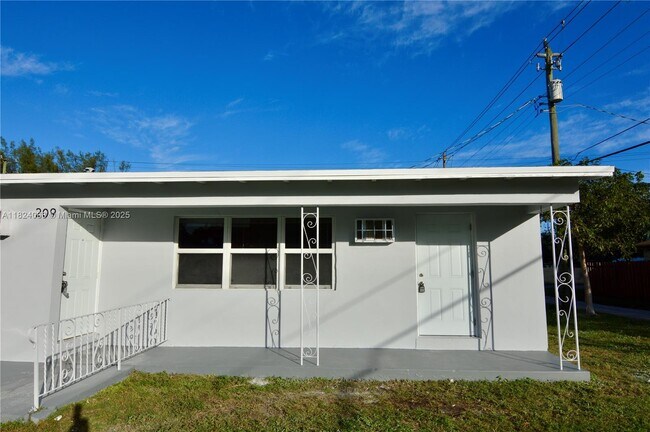Photo - 209 SW 14th St Apartment Unit 2