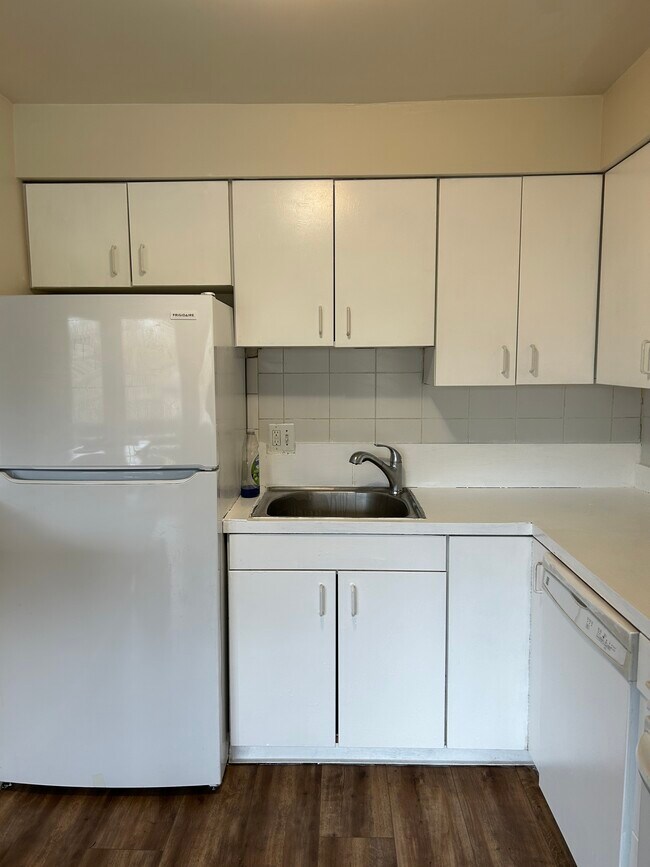 Kitchen - 1010 Sanlin Dr Unit 1010SanlinDr