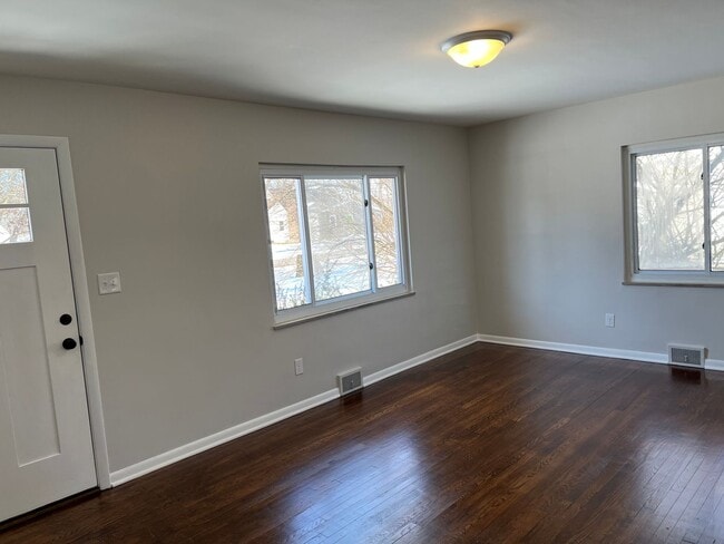 Photo - **BEAUTIFULLY REMODELED 3-BEDROOM/1.5 BATH HOUSE IN NORTH COLUMBUS!!**