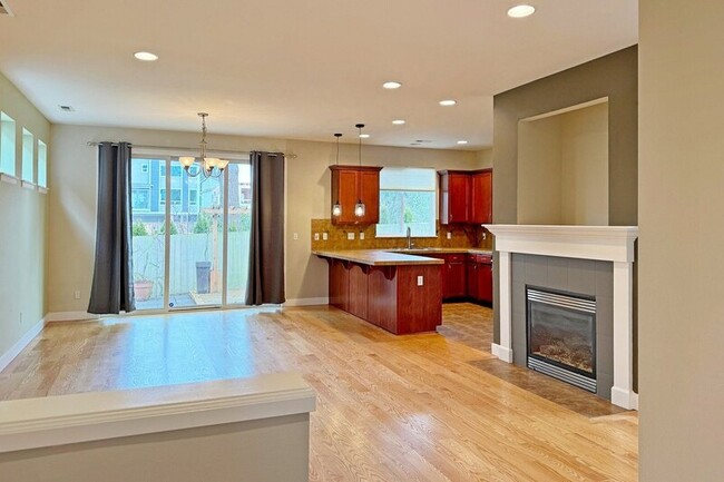 Photo - 1024 167th Pl SW